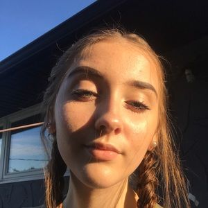 Meet your Posher, Jewellyn